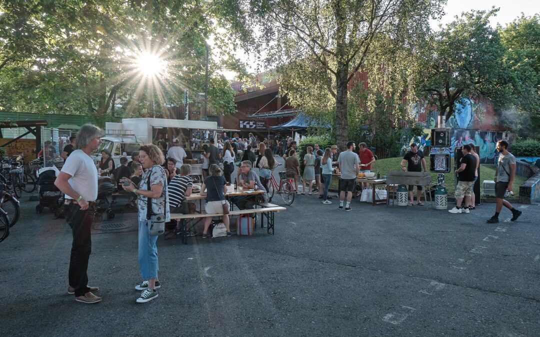 Jugendkulturzentrum industrie45 und Verein Zuger Jugendtreffpunkte: am Ball für die Jugend